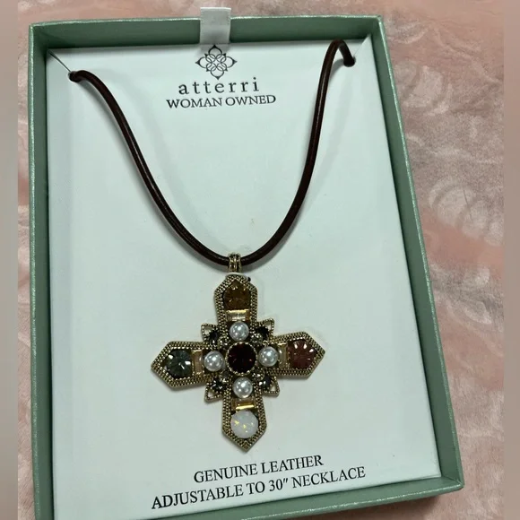 NWT ⚜️🤎⚜️ ATTERRI Genuine Leather Necklace with Jeweled Cross Pendant - Picture 6 of 12